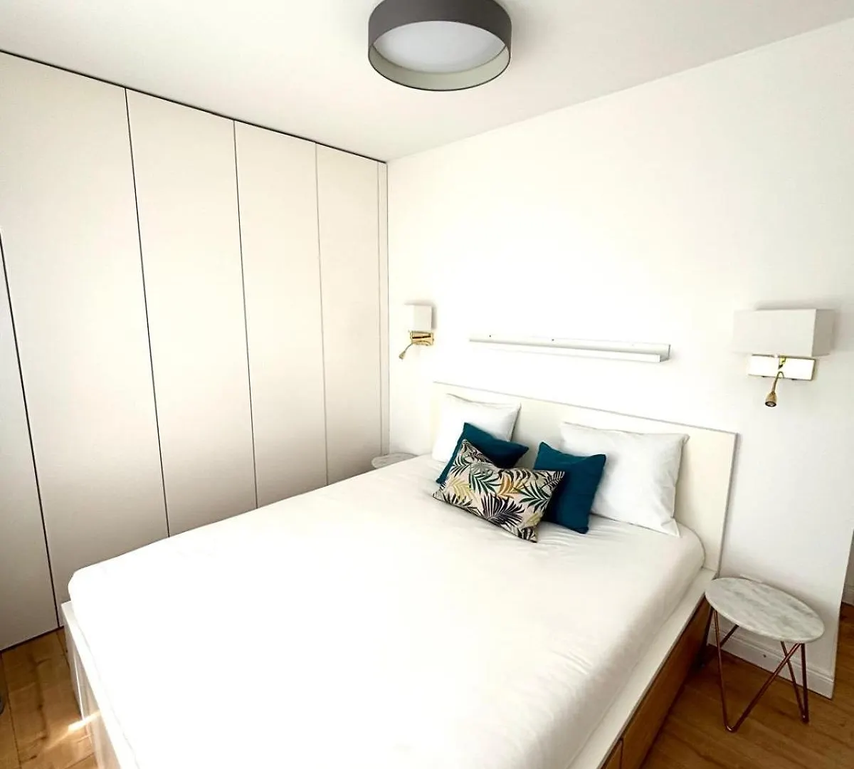 Beautiful Two Bedroom Apartment In Luxembourg City Center contacts